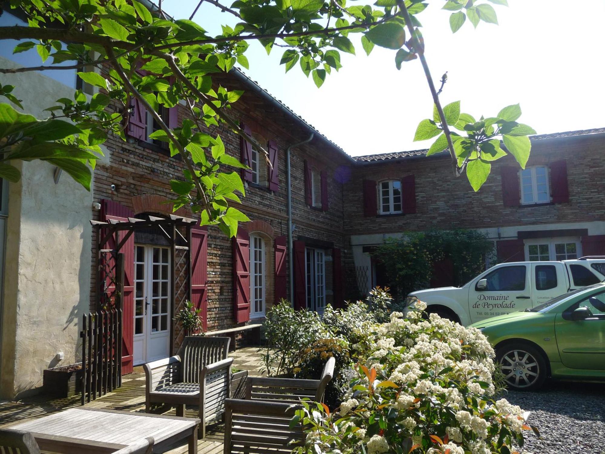 مبيت وإفطار Daux Logis Domaine De Peyrolade المظهر الخارجي الصورة