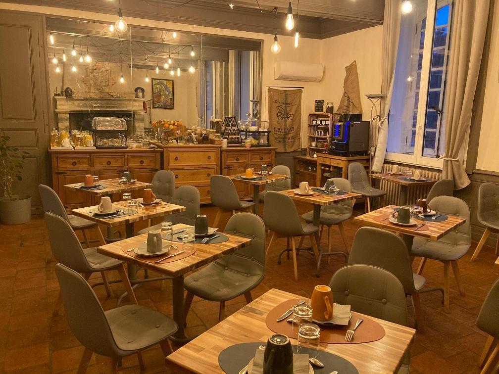 مبيت وإفطار Daux Logis Domaine De Peyrolade المظهر الخارجي الصورة